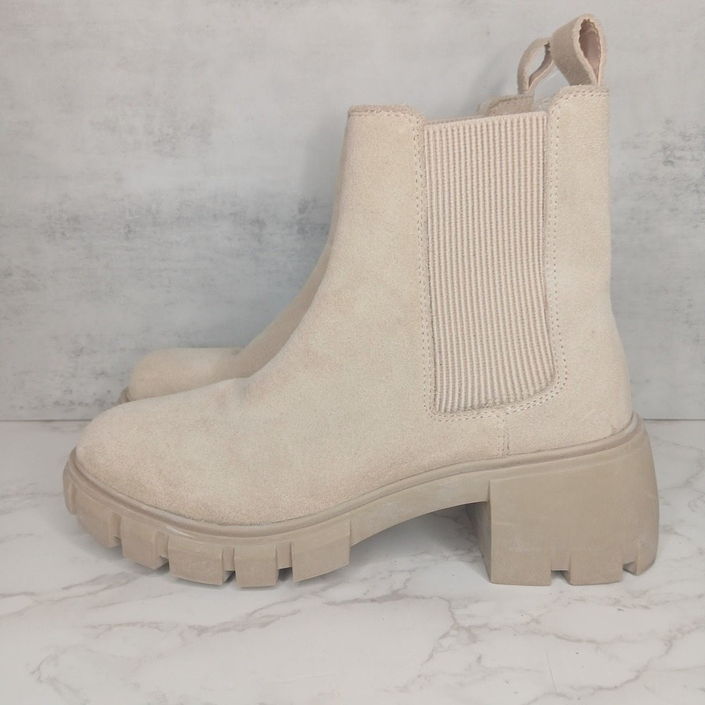 Steve Madden Hola Chelsea Ankle Boot Sand Suede Lug Sole Chunky Beige Women's 7